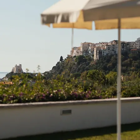 Grotta Di Tiberio Hotel 4*